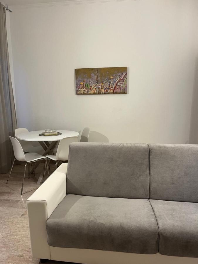 Ampio Bilocale A Milano Apartment Exterior photo